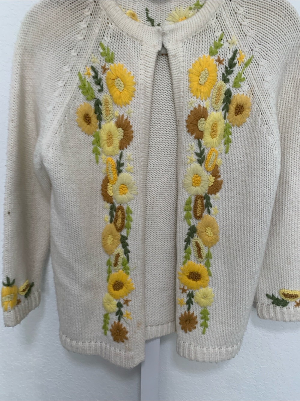 Vintage Cream Floral Embroidered Open Front Cardigan Sweater - Picture 4 of 9